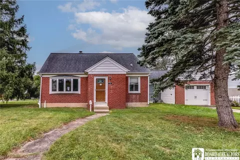 51 Pinevale Ct, Cheektowaga, NY 14225