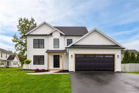 4 Roman Cir, Brockport, NY 14420