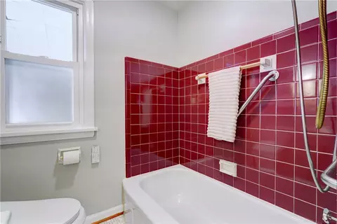 Bath - 272 Cinnabar Rd, Irondequoit, NY 14617 photo 2 of 2