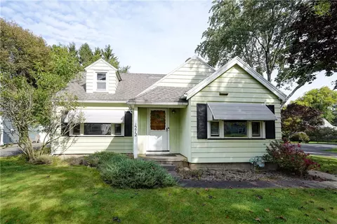 272 Cinnabar Rd, Irondequoit, NY 14617