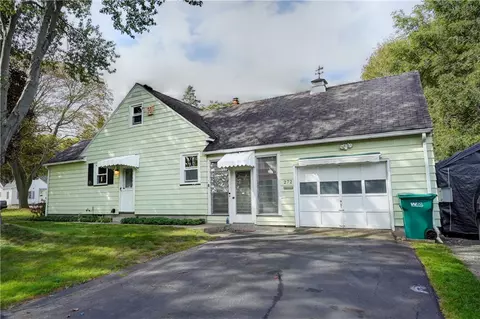 Exterior - 272 Cinnabar Rd, Irondequoit, NY 14617 photo 2 of 7