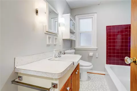 Bath - 272 Cinnabar Rd, Irondequoit, NY 14617 photo 1 of 2
