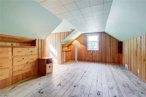 Bedroom - 272 Cinnabar Rd, Irondequoit, NY 14617 photo 3 of 4