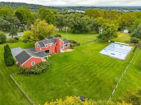 718 High St, Victor, NY 14564