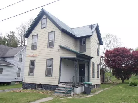 10 Rochester St, Amsterdam, NY 12070