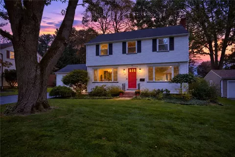 41 Rock Beach Rd, Irondequoit, NY 14617
