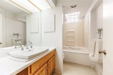 Bath - 170-174 Griffith St, Rochester, NY 14607 photo 3 of 3