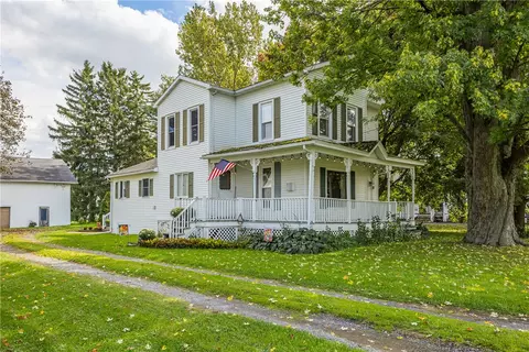 4241 South St, Seneca, NY 14561