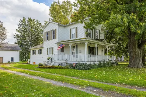 4241 South St, Seneca, NY 14561