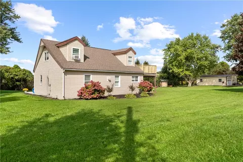 2673 Quanz Rd, Wayland, NY 14572