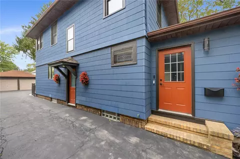 Exterior - 124 Parkside Cres, Irondequoit, NY 14617 photo 5 of 11