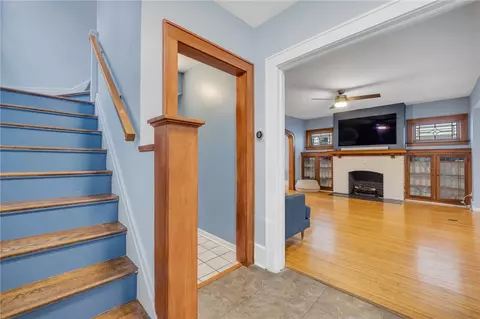 Entry Way - 124 Parkside Cres, Irondequoit, NY 14617 photo 2 of 4