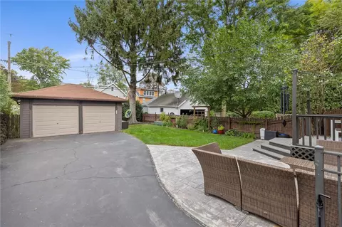 Exterior - 124 Parkside Cres, Irondequoit, NY 14617 photo 4 of 11