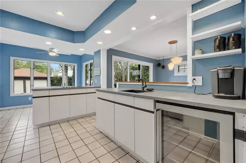 Kitchen - 124 Parkside Cres, Irondequoit, NY 14617 photo 1 of 10