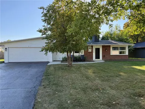 1579 Lakeview Rd, Lake View, NY 14085
