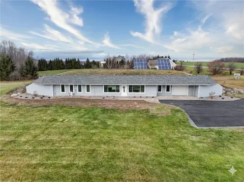 2654 Whalen Rd, Bloomfield, NY 14469