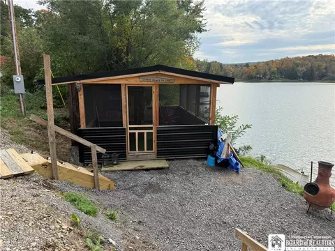 7162 Lake Rd, Belfast, NY 14711