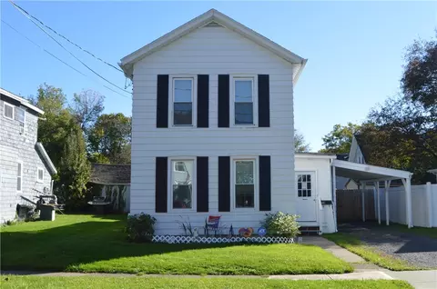 38 Lansing St, Auburn, NY 13021