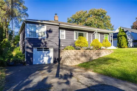 Exterior - 281 Pardee Rd, Irondequoit, NY 14609 photo 3 of 8