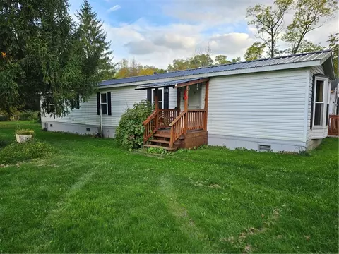 89 W St West St, New Berlin, NY 13411