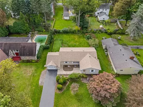 View/Area - 197 Willowen Dr, Irondequoit, NY 14609 photo 4 of 7