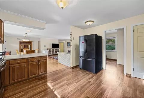 Kitchen - 197 Willowen Dr, Irondequoit, NY 14609 photo 4 of 4