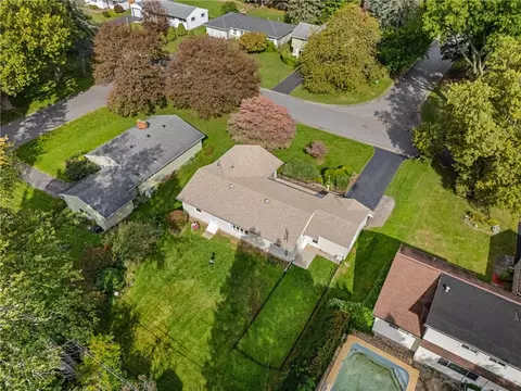 View/Area - 197 Willowen Dr, Irondequoit, NY 14609 photo 5 of 7