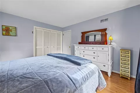 Bedroom - 197 Willowen Dr, Irondequoit, NY 14609 photo 4 of 6
