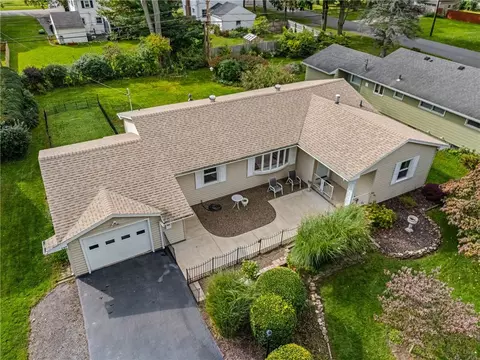 View/Area - 197 Willowen Dr, Irondequoit, NY 14609 photo 1 of 7