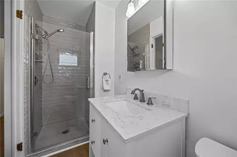 Bath - 197 Willowen Dr, Irondequoit, NY 14609 photo 1 of 2