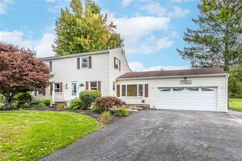 6432 Lakeside Rd, Ontario, NY 14519