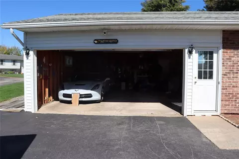 Exterior - 10 Cold Spring Cir, Gates, NY 14624 photo 5 of 5