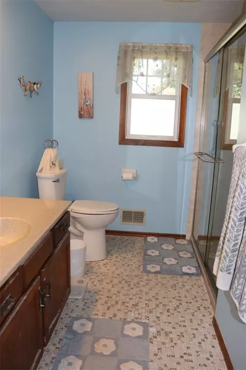 Bath - 10 Cold Spring Cir, Gates, NY 14624 photo 1 of 2