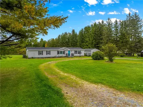 2169 Kellogg Rd, Lysander, NY 13027 photo 2