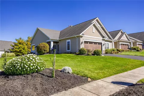 1341 Ashwood Ln, Victor, NY 14564