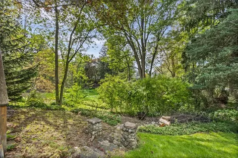 Exterior - 129 Frankland Rd, Irondequoit, NY 14617 photo 9 of 10
