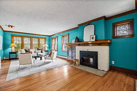 Living - 129 Frankland Rd, Irondequoit, NY 14617 photo 3 of 11
