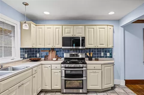Kitchen - 129 Frankland Rd, Irondequoit, NY 14617 photo 3 of 3