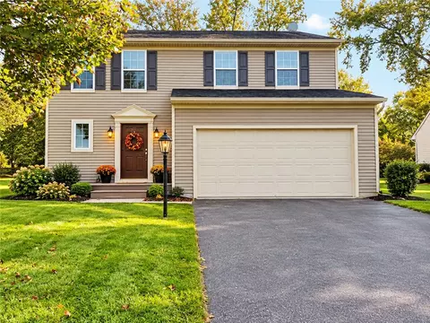 117 Coneflower Dr, West Henrietta, NY 14586