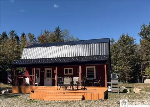 8114 Chautauqua Rd S, Pomfret, NY 14784