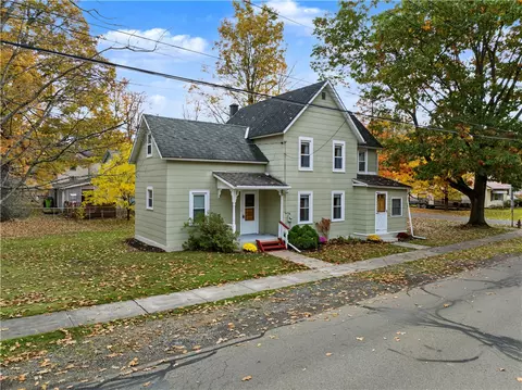Exterior - 250 Mcmaster St, Bath, NY 14810 photo 4 of 5