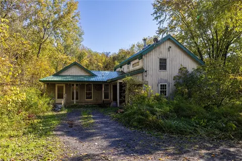 4968 Ontario Center Rd, Walworth, NY 14568