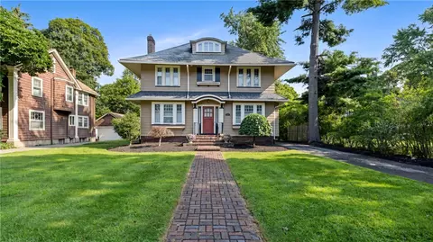 156 Windemere Rd, Rochester, NY 14610
