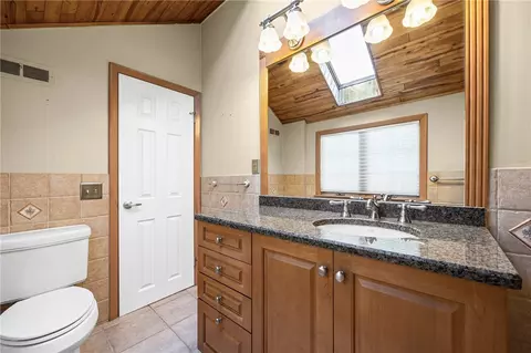 Bath - 92 Filon Ave, Irondequoit, NY 14622 photo 1 of 2
