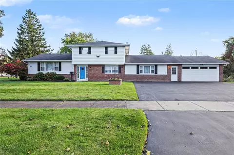 99 Bridgewood Dr, Greece, NY 14612