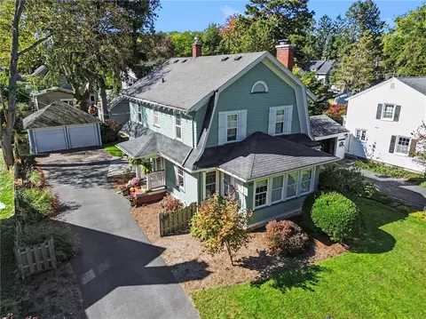 Exterior - 285 Thomas Ave, Irondequoit, NY 14617 photo 3 of 10