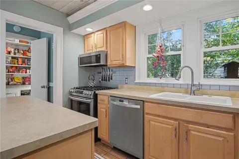 Kitchen - 285 Thomas Ave, Irondequoit, NY 14617 photo 2 of 3