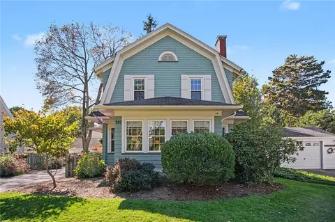 Exterior - 285 Thomas Ave, Irondequoit, NY 14617 photo 10 of 10