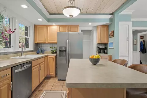 Kitchen - 285 Thomas Ave, Irondequoit, NY 14617 photo 3 of 3