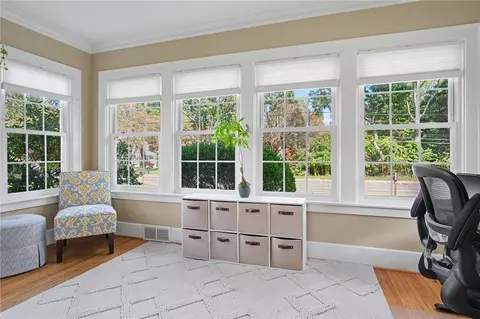 Entry Way - 285 Thomas Ave, Irondequoit, NY 14617 photo 2 of 5